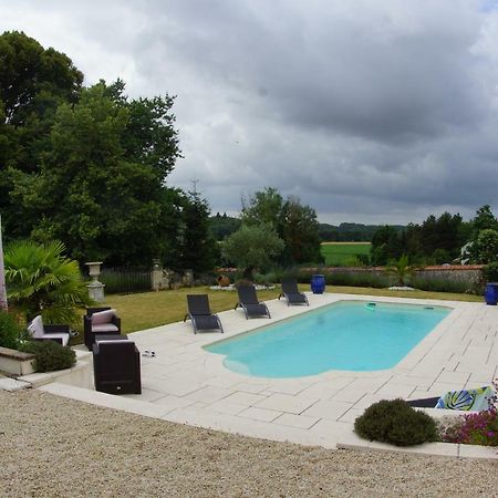 Le Petit Nid Villa Neuillé-le-Lierre Exterior photo